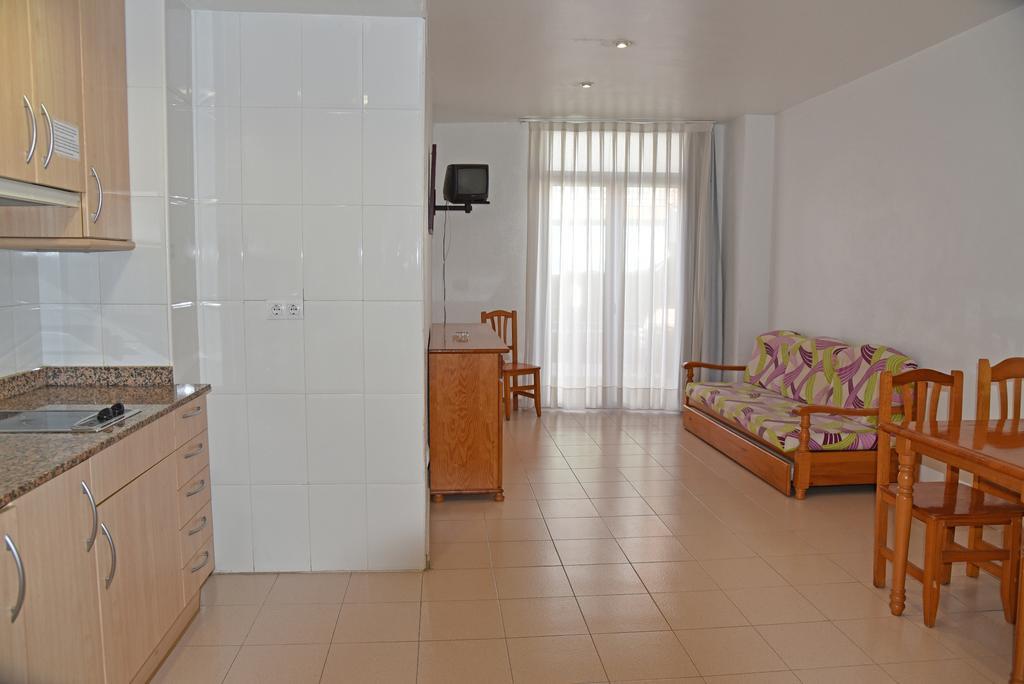 Apartamentos Ar Dosjoimi Lloret de Mar Exteriér fotografie