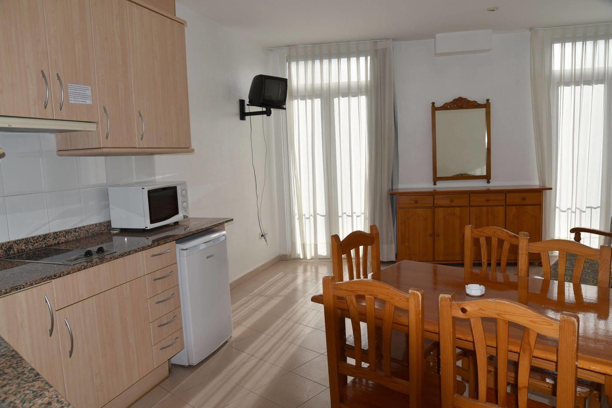 Apartamentos Ar Dosjoimi Lloret de Mar Exteriér fotografie